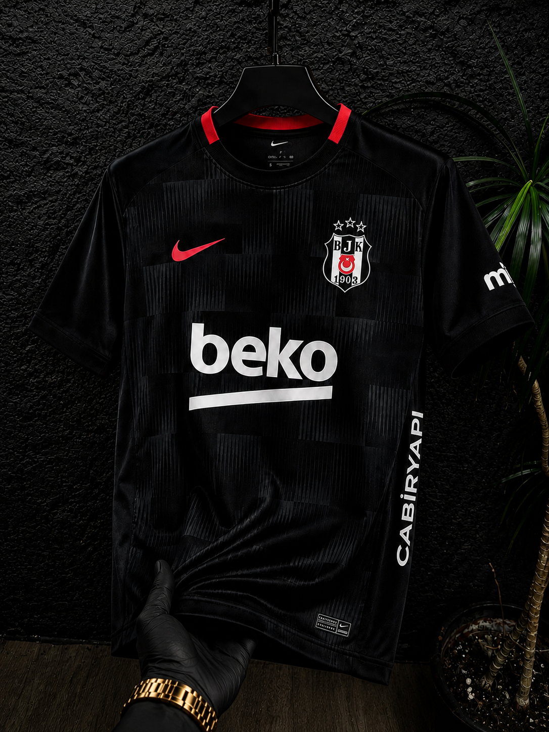 Beşiktaş Yeni Sezon Siyah Forması